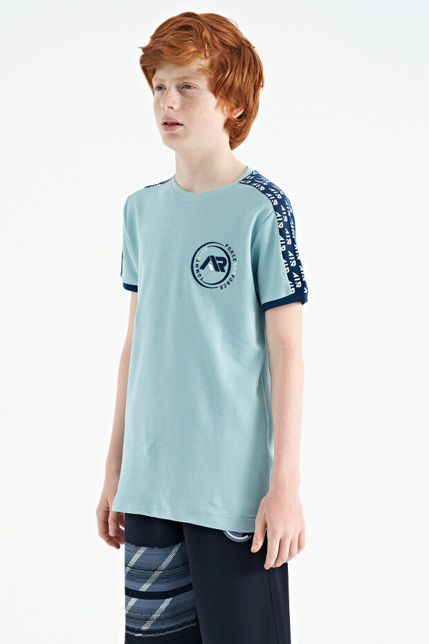 Açık Mavi Omuz Baskı Detaylı Standart Kalıp O Yaka Erkek Çocuk T-Shirt - 11121 - 4