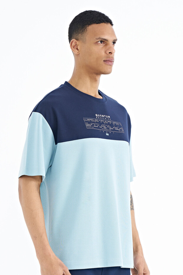 Açık Mavi Renk Geçişli Baskı Detaylı O Yaka Oversize Erkek T-shirt - 88225