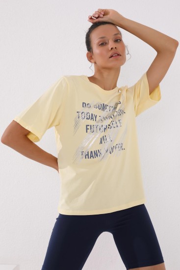 Açık Sarı Deforme Yazı Baskılı O Yaka Kadın Oversize T-Shirt - 97133 - Thumbnail