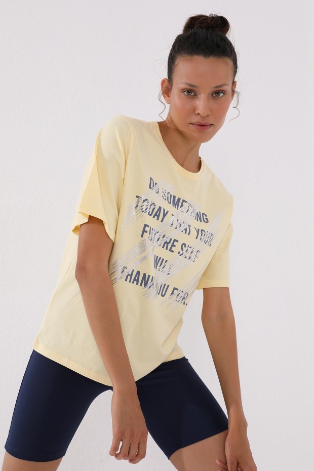 Açık Sarı Deforme Yazı Baskılı O Yaka Kadın Oversize T-Shirt - 97133
