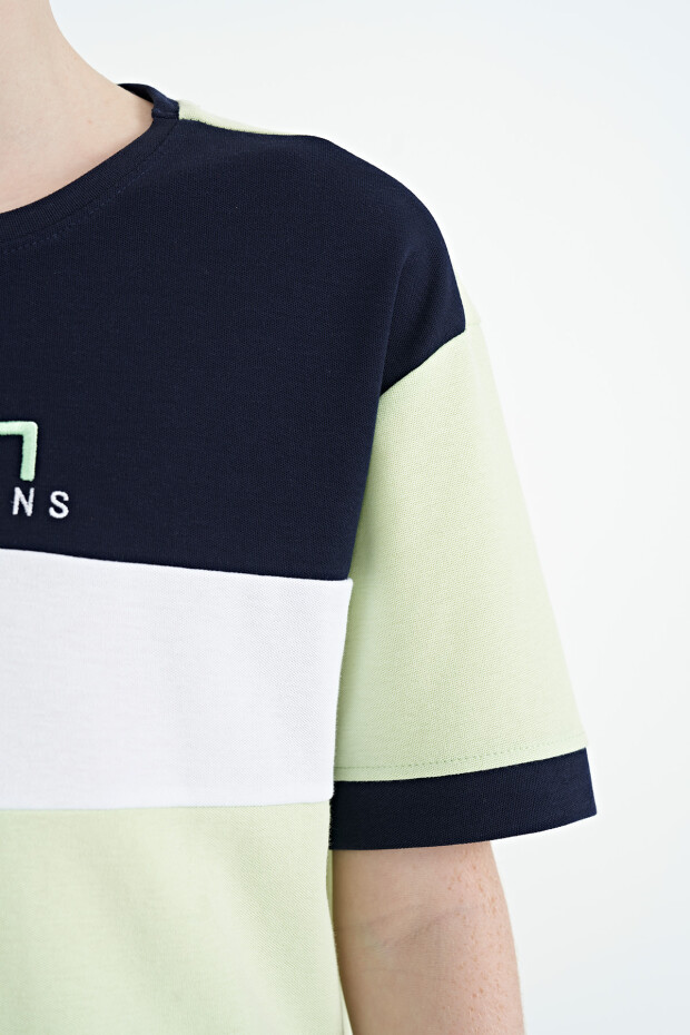 Açık Yeşil Renk Geçişli Nakışlı Oversize Erkek Çocuk T-Shirt - 11159 - 4