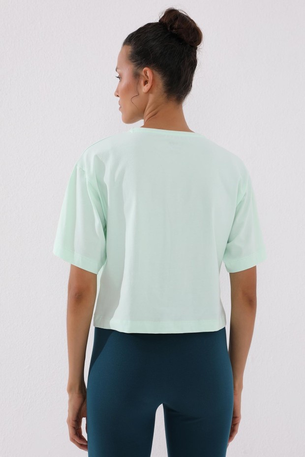 Açık Yeşil Yazı Baskılı Kısa O Yaka Kadın Oversize T-Shirt - 97135