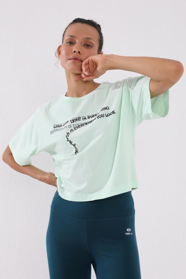 Açık Yeşil Yazı Baskılı Kısa O Yaka Kadın Oversize T-Shirt - 97135
