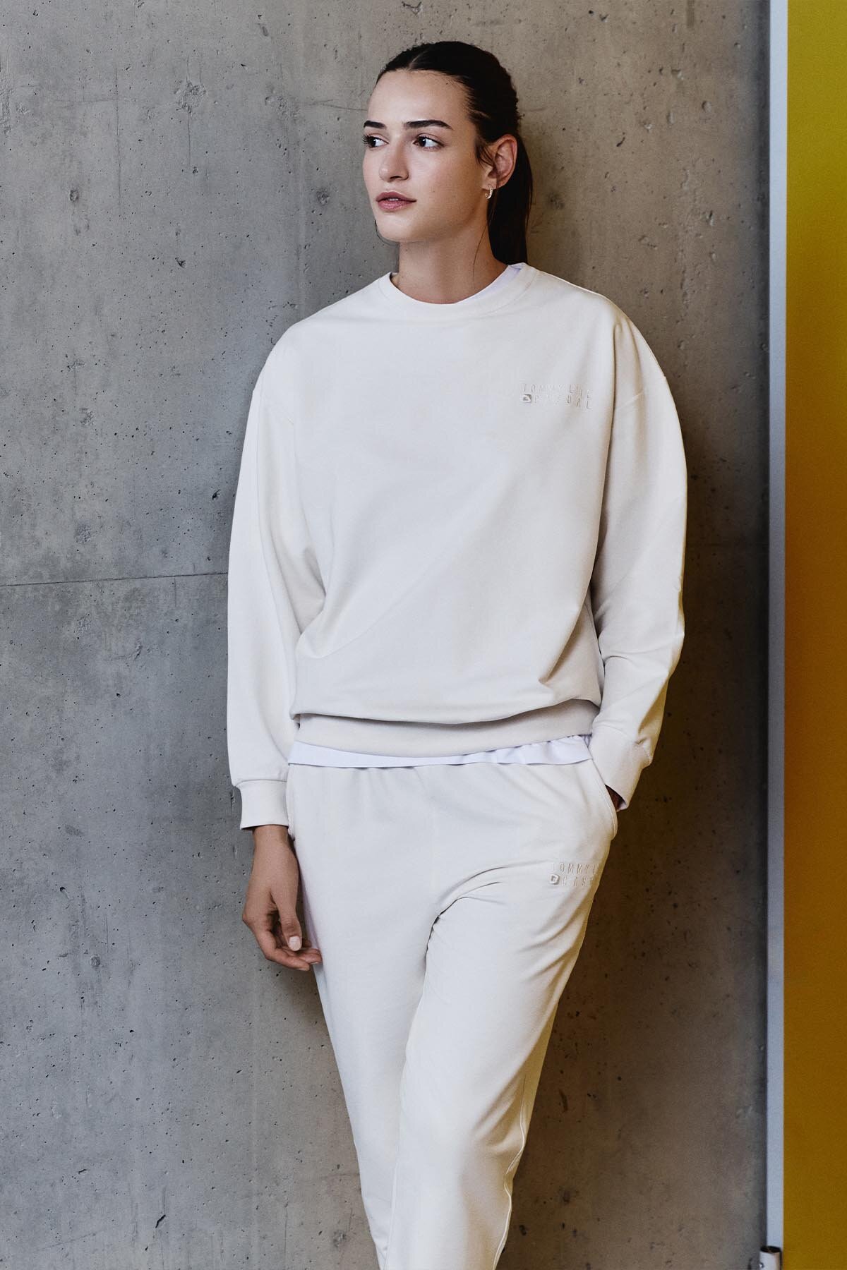 Bej Basic Pamuklu O Yaka Oversize Lastik Paça Kadın Eşofman Takım - 95287 - TOMMYLIFE