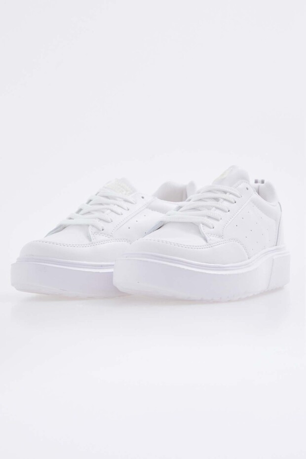 Beyaz Bağcıklı Rahat Kalıp Kadın Spor Ayakkabı - 89105