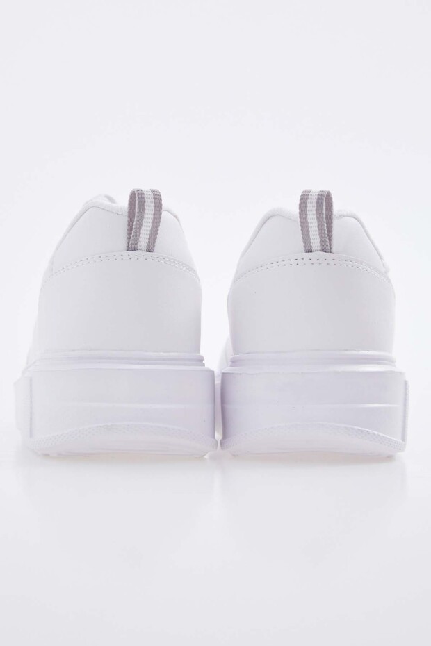 Beyaz Bağcıklı Rahat Kalıp Kadın Spor Ayakkabı - 89105