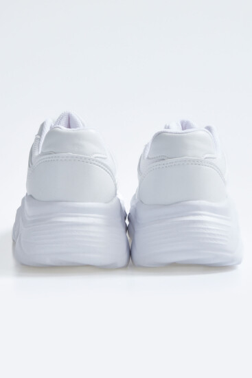 Beyaz Bağcıklı Yüksek Taban File Detaylı Kadın Spor Ayakkabı - 89201 - Thumbnail