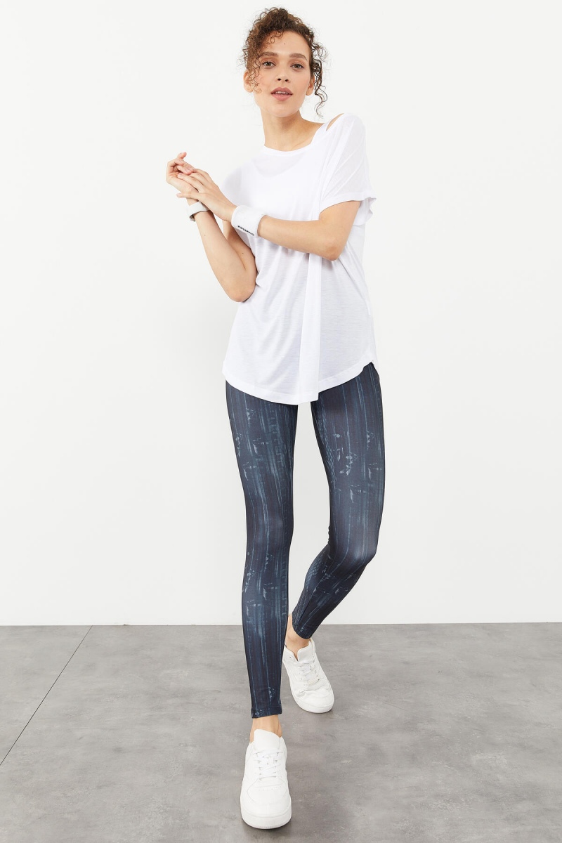 Beyaz Basic Kısa Kol Rahat Form O Yaka Kadın T-Shirt - 97151