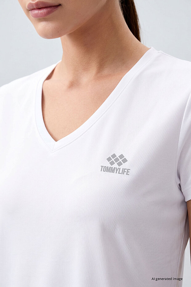 Beyaz Basic Kısa Kol Standart Kalıp V Yaka Kadın T-Shirt - 97145 - 3