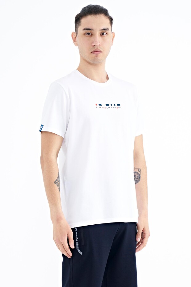 Beyaz Baskı Detaylı O Yaka Standart Kalıp Erkek T-Shirt - 88168