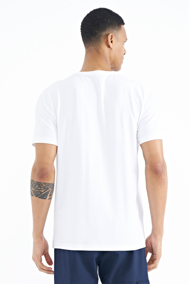 Beyaz Baskı Detaylı O Yaka Standart Kalıp Erkek T-Shirt - 88188