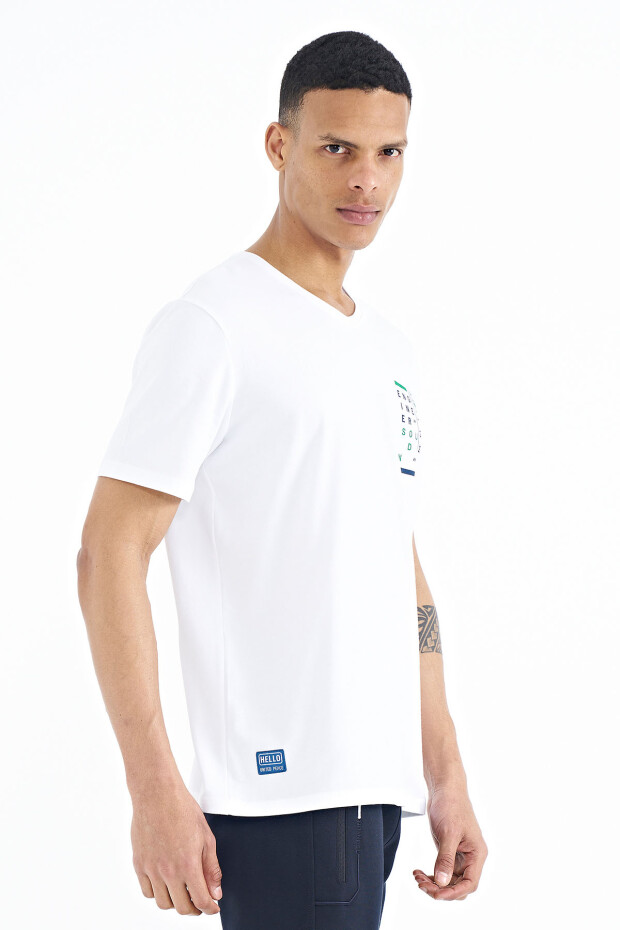 Beyaz Baskı Detaylı V Yaka Standart Kalıp Erkek T-Shirt - 88186