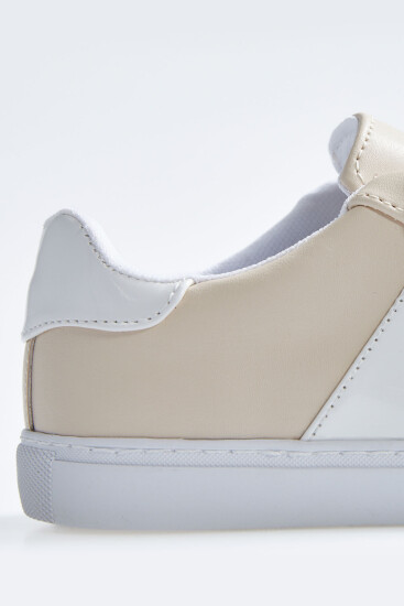 Beyaz - Bej Bağcıklı Şerit Detaylı Suni Deri Kadın Spor Ayakkabı - 89202 - Thumbnail