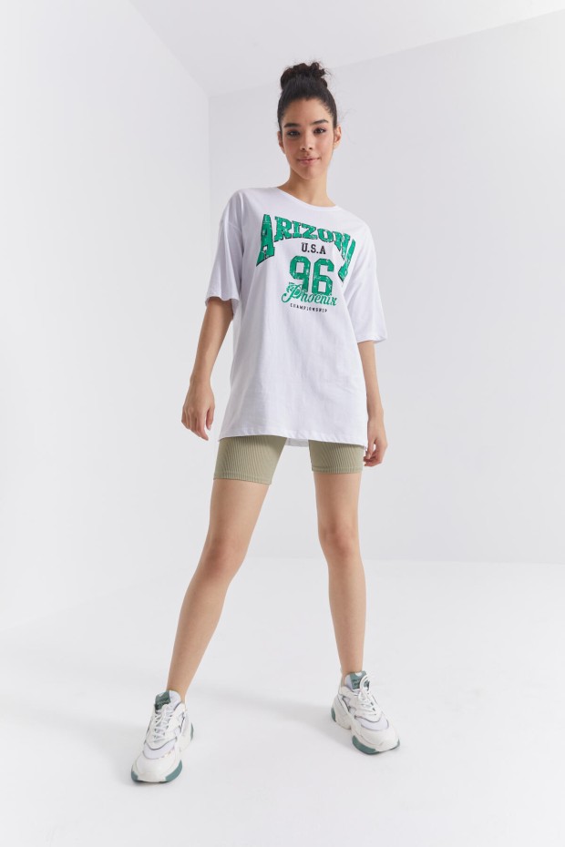 Beyaz Büyük Yazı Baskılı O Yaka Oversize Düşük Omuz Kadın T-Shirt - 97218