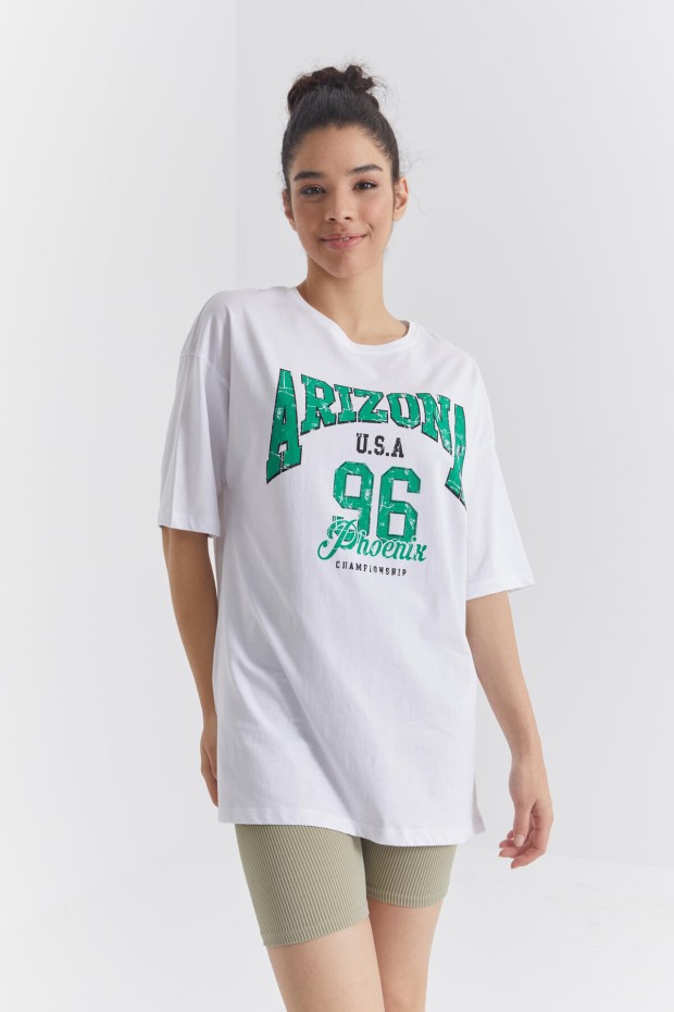 Beyaz Büyük Yazı Baskılı O Yaka Oversize Düşük Omuz Kadın T-Shirt - 97218