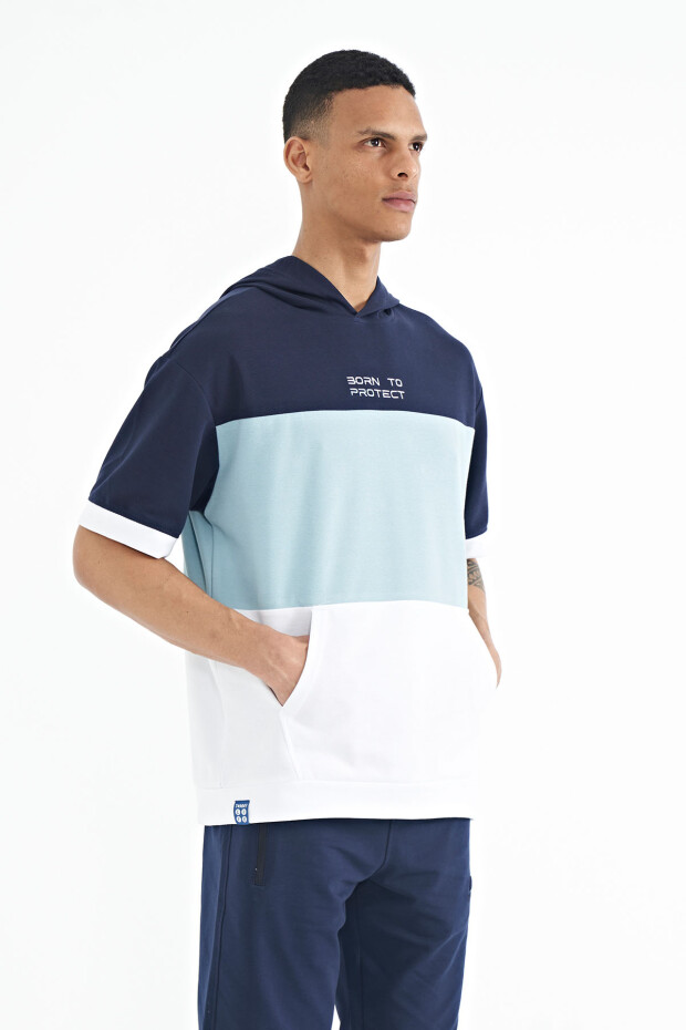 Beyaz Kapüşonlu Baskı Detaylı Oversize Erkek T-shirt - 88191