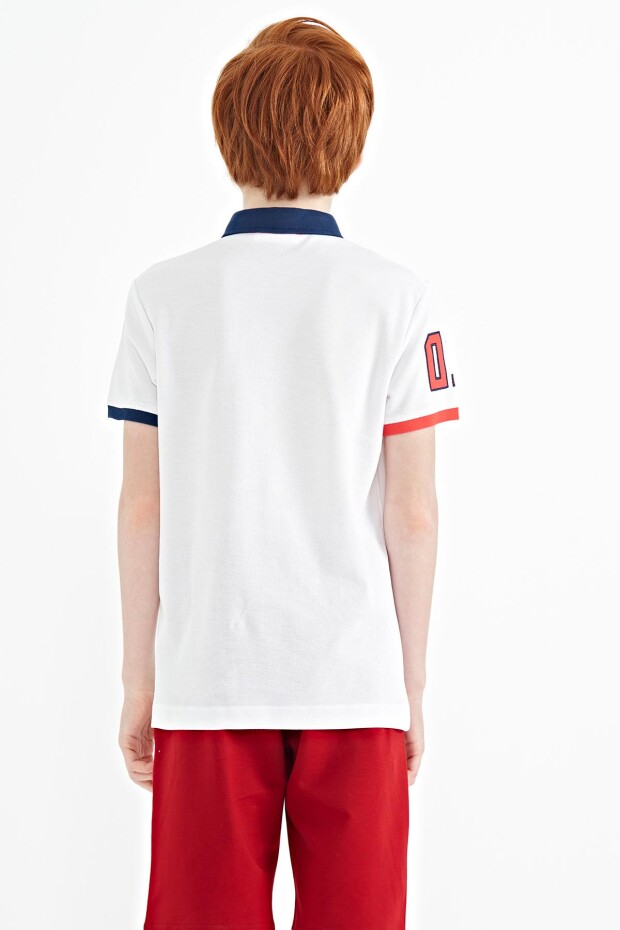 Beyaz Kol Gögüs Nakış Detaylı Standart Kalıp Polo Yaka Erkek Çocuk T-Shirt - 11086