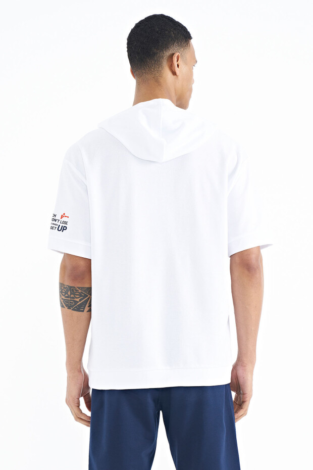 Beyaz Kol ve Ön Baskılı Kapüşonlu Oversize Erkek T-shirt - 88194