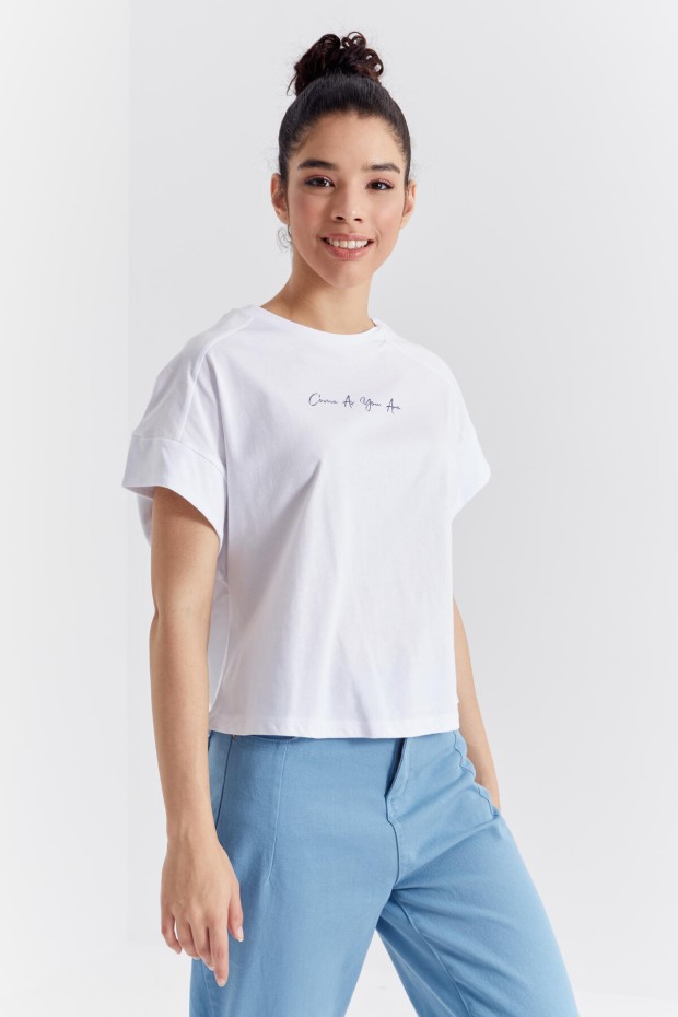 Beyaz Minimal Yazı Baskılı O Yaka Oversize Kadın T-Shirt - 97219