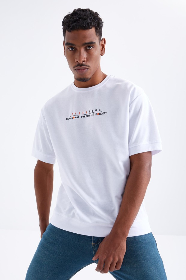 Beyaz Minimal Yazı Nakışlı O Yaka Erkek Oversize T-Shirt - 88106