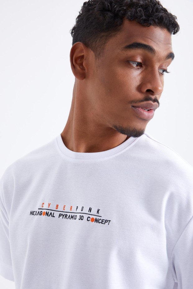 Beyaz Minimal Yazı Nakışlı O Yaka Erkek Oversize T-Shirt - 88106