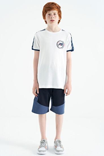 Beyaz Omuz Baskı Detaylı Standart Kalıp O Yaka Erkek Çocuk T-Shirt - 11121 - TOMMYLIFE (1)