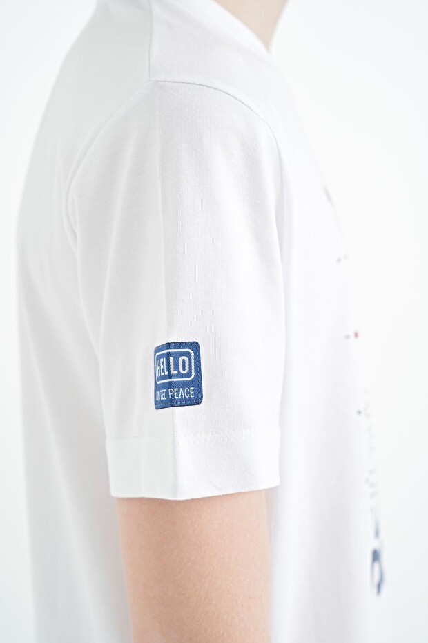 Beyaz Ön Baskı Detaylı O Yaka Standart Kalıp Erkek Çocuk T-Shirt - 11099