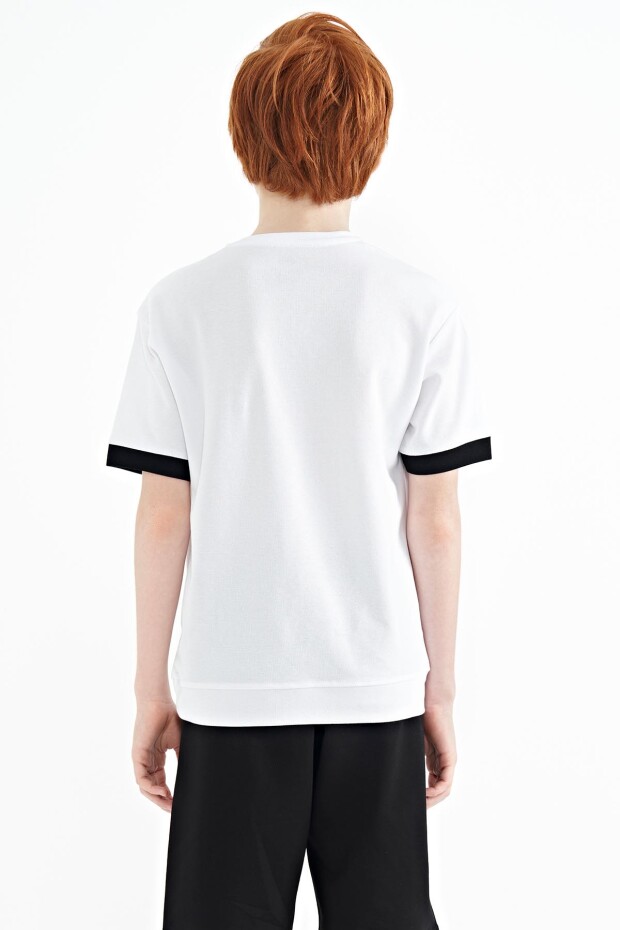 Beyaz Ön Yazı Nakışlı O Yaka Oversize Erkek Çocuk T-Shirt - 11147