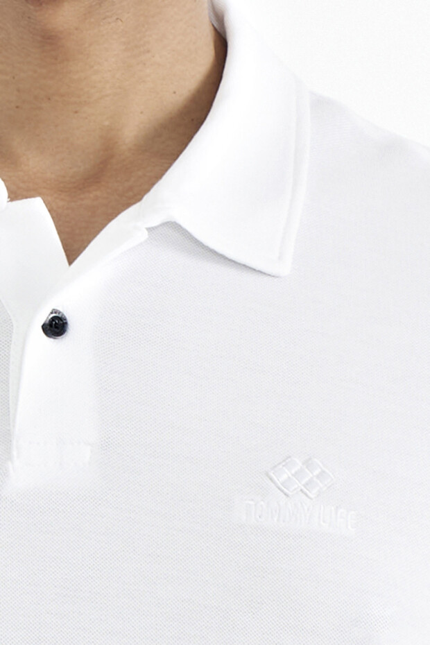 Beyaz Polo Yaka Logo Nakışlı Standart Form Erkek T-shirt - 88237