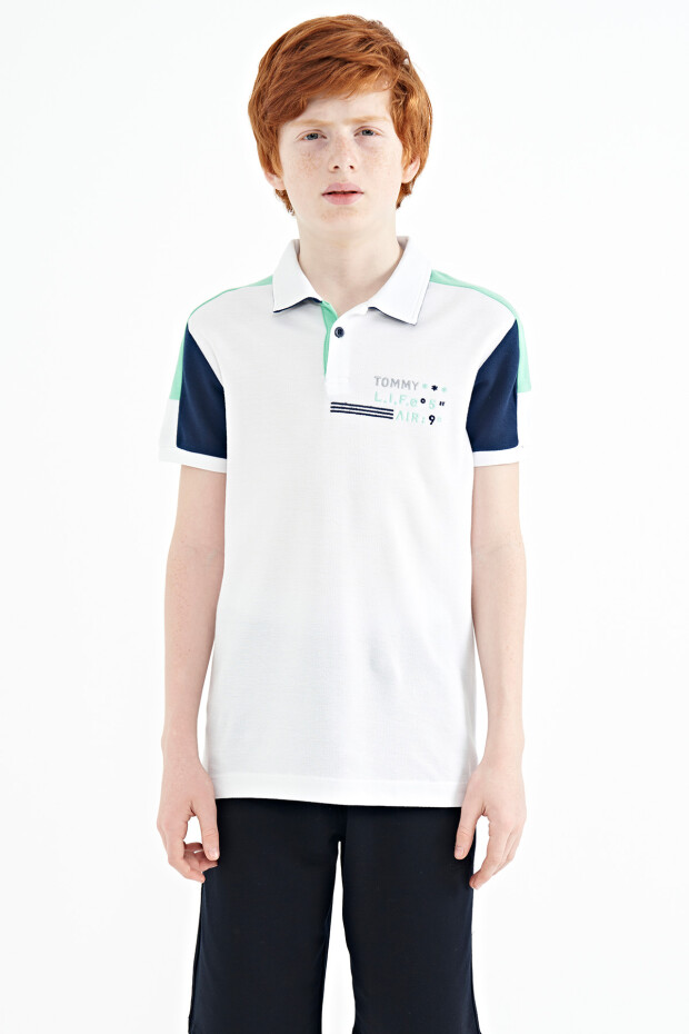 Beyaz Renk Bloklu Omuz Garni Detaylı Standart Kalıp Erkek Çocuk T-Shirt - 11155