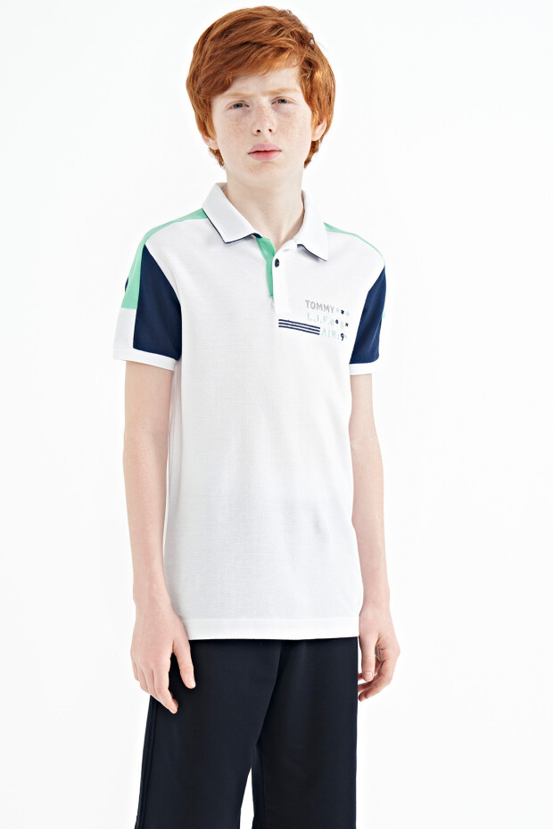 Beyaz Renk Bloklu Omuz Garni Detaylı Standart Kalıp Erkek Çocuk T-Shirt - 11155