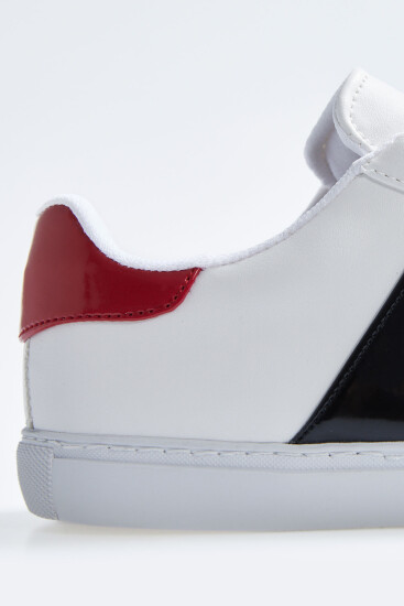 Beyaz - Siyah Bağcıklı Şerit Detaylı Suni Deri Kadın Spor Ayakkabı - 89202 - Thumbnail