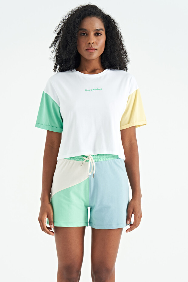 Beyaz Üç Renk Düşük Omuzlu Oversize Baskılı Crop Kadın T-Shirt - 02266