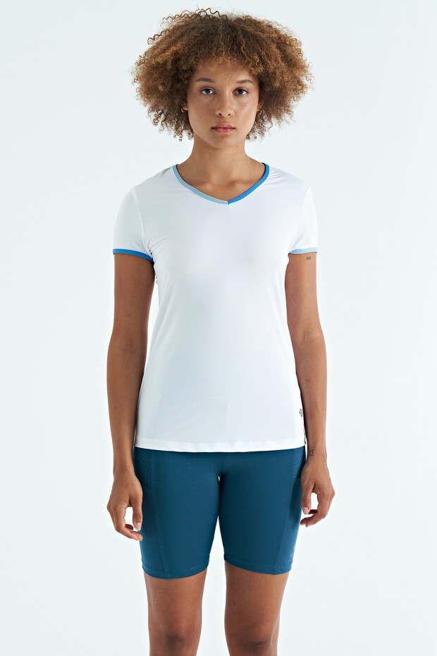 Beyaz V Yaka Standart Kalıp Kısa Kol Kadın Spor T-Shirt - 97268