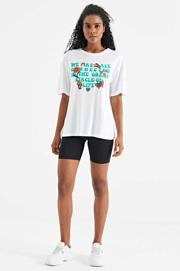 Beyaz Yazı Baskılı Düşük Omuzlu O Yaka Oversize Kadın T-Shirt - 02305