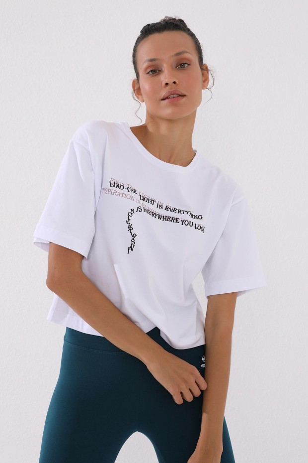 Beyaz Yazı Baskılı Kısa O Yaka Kadın Oversize T-Shirt - 97135