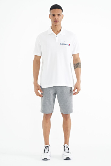 Beyaz Yazı Baskılı Standart Form Polo Yaka Erkek T-shirt - 88236 - TOMMYLIFE (1)