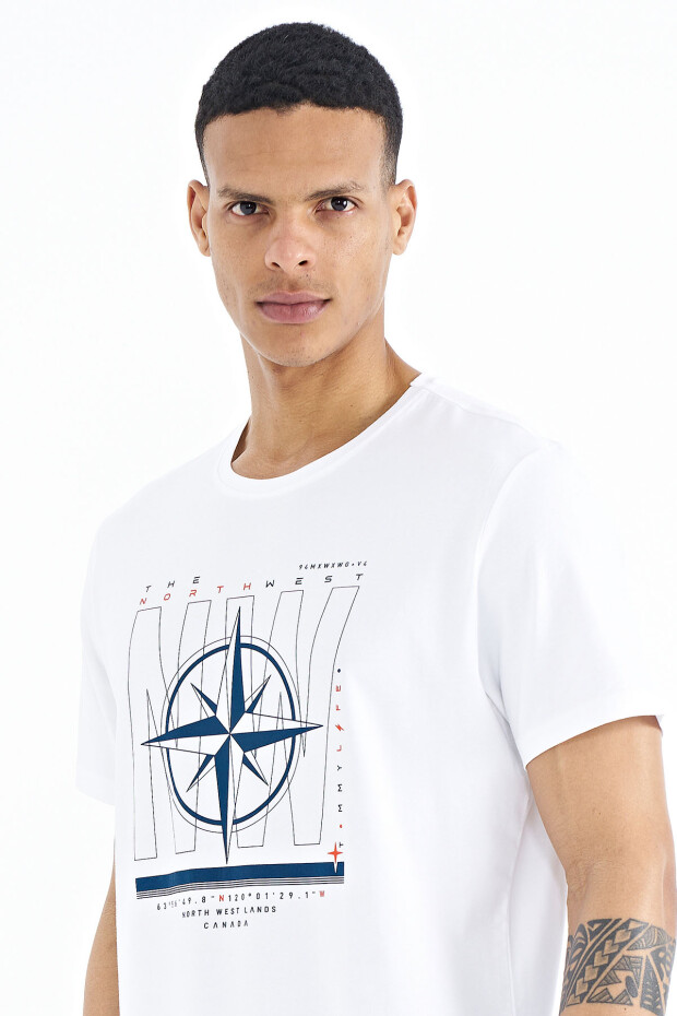 Beyaz Yazı ve Pusula Baskılı Standart Kalıp O Yaka Erkek T-Shirt - 88173