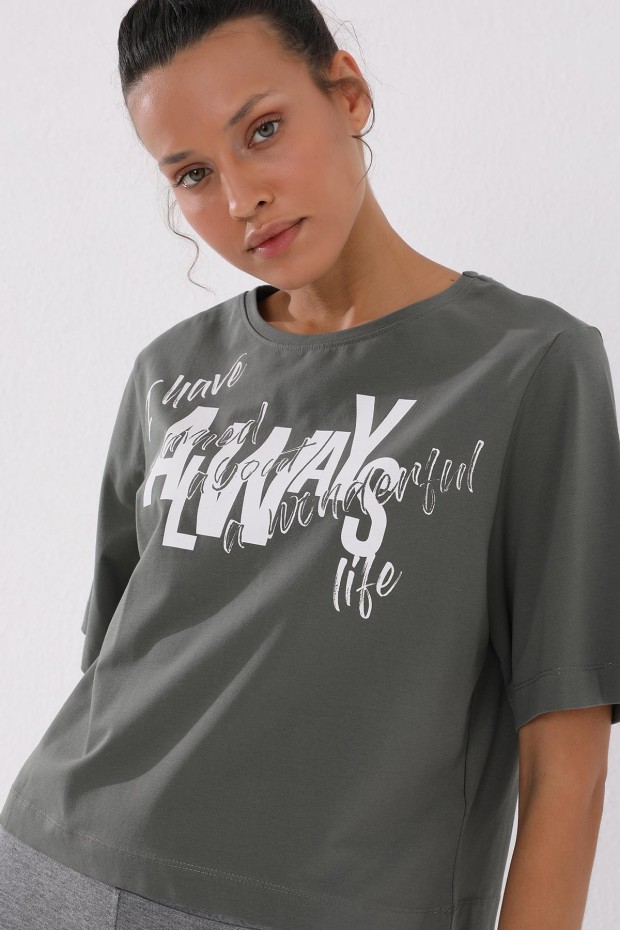Çağla Asimetrik Yazı Baskılı O Yaka Kadın Oversize T-Shirt - 97136