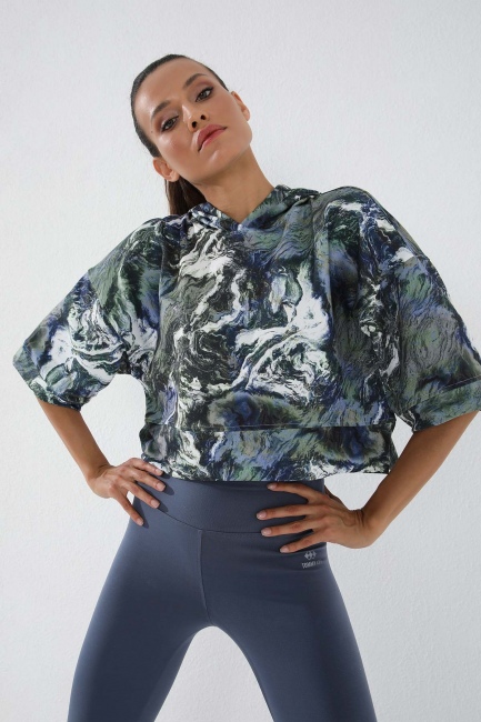 Çağla Batik Desenli Truvakar Kol Kapüşonlu Kadın Oversize Crop Top Sweatshirt - 97141 - Thumbnail