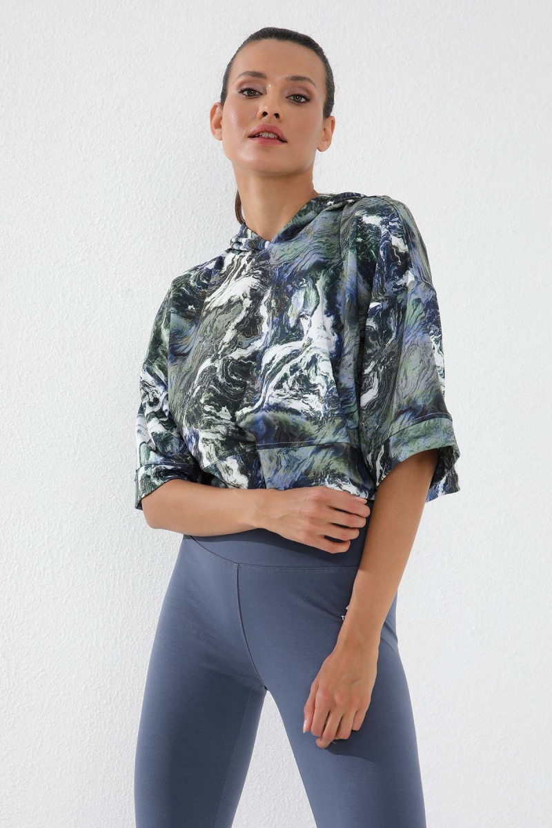 Çağla Batik Desenli Truvakar Kol Kapüşonlu Kadın Oversize Crop Top Sweatshirt - 97141