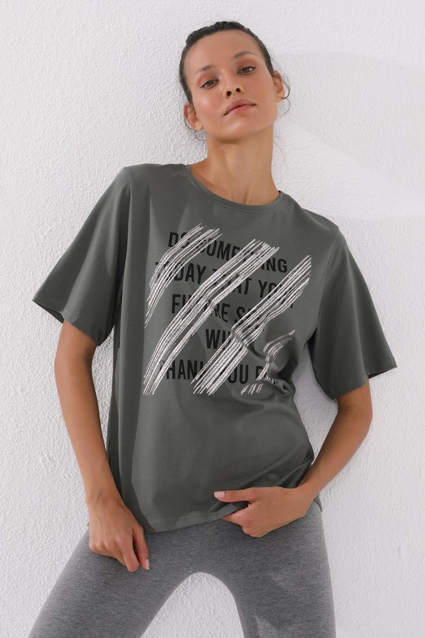 Çağla Deforme Yazı Baskılı O Yaka Kadın Oversize T-Shirt - 97133
