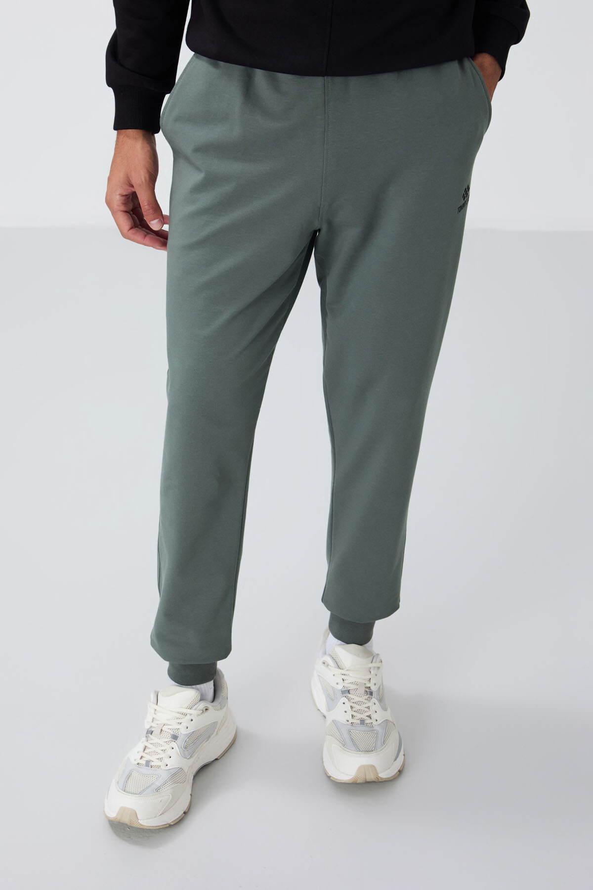 Çağla Klasik Cepli Standart Kalıp Manşetli Erkek Eşofman Alt - 84652 - TOMMYLIFE (1)