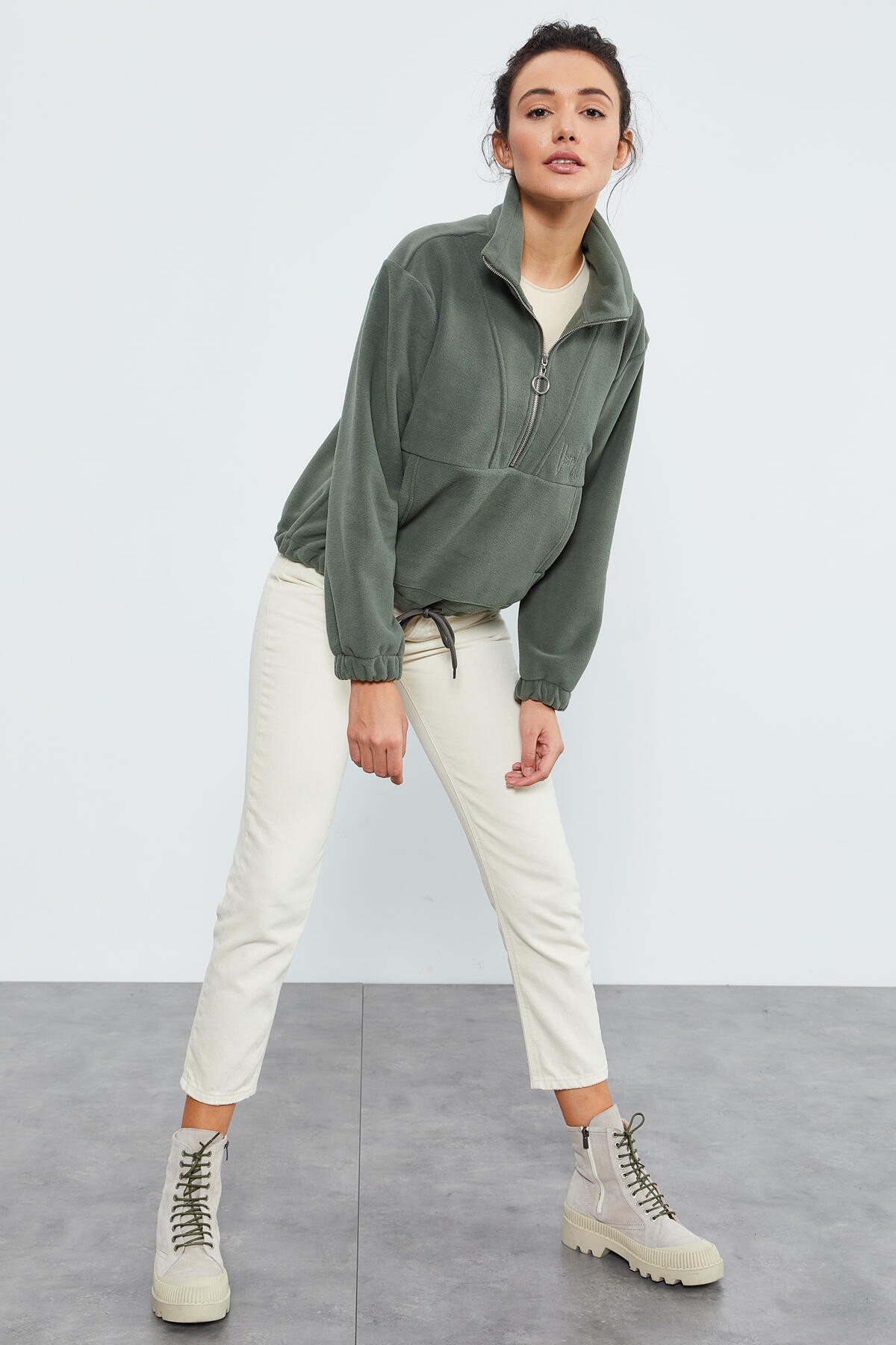 Çağla Yarım Fermuar Etek Ucu Büzgülü Kadın Polar Oversize Sweatshirt - 97171 - TOMMYLIFE (1)