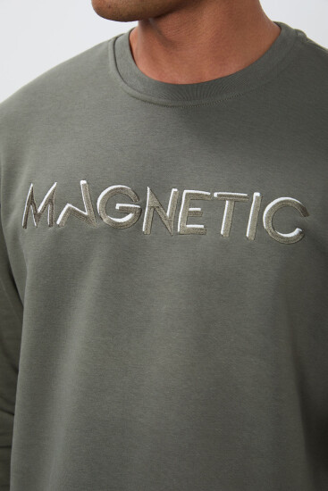 Çağla Yazı Nakışlı O Yaka Rahat Form İçi Polarlı Erkek Sweatshirt - 88020 - TOMMYLIFE (1)