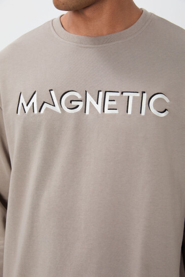 Camel Yazı Nakışlı O Yaka Rahat Form İçi Polarlı Erkek Sweatshirt - 88020 - TOMMYLIFE (1)