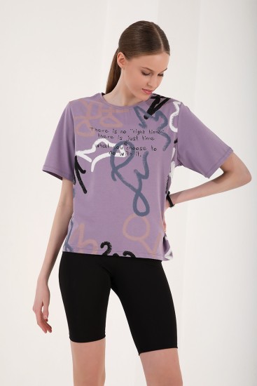 Eflatun Karışık Desenli Yazı Baskılı O Yaka Kadın Oversize T-Shirt - 97132 - Thumbnail