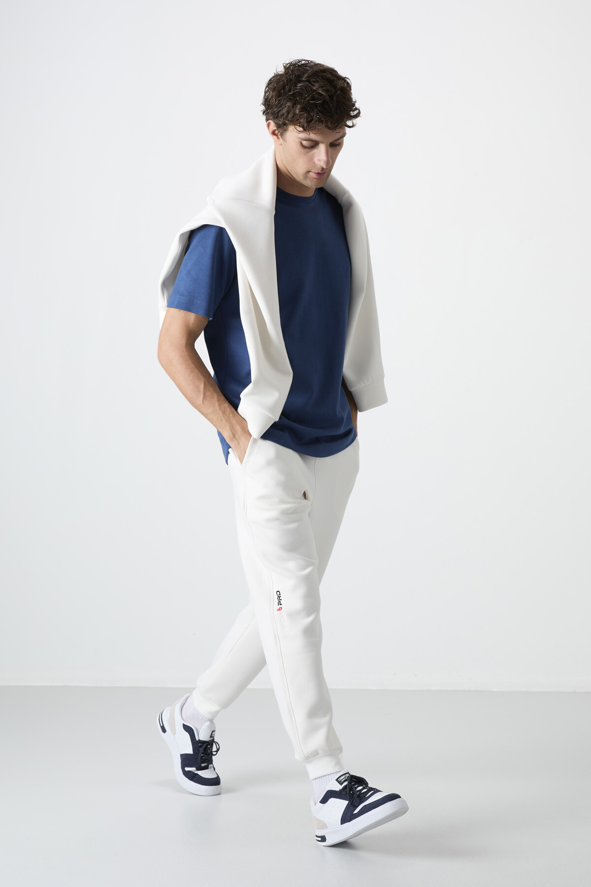 Ekru Bağcıklı Dar Paça Erkek Eşofman Alt - 84999 - TOMMYLIFE (1)