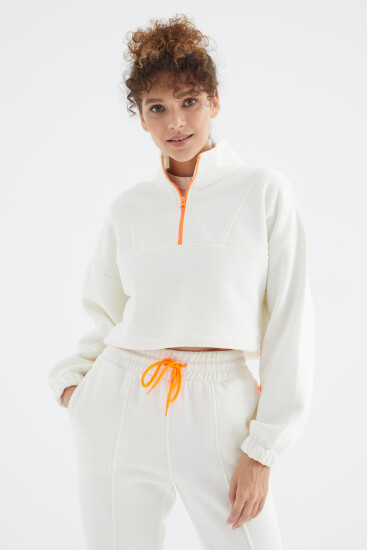 Ekru Düşük Omuzlu Beli Büzgülü Yarım Boy Fermuarlı Oversıze Kadın Eşofman Takım - 95321 - TOMMYLIFE (1)