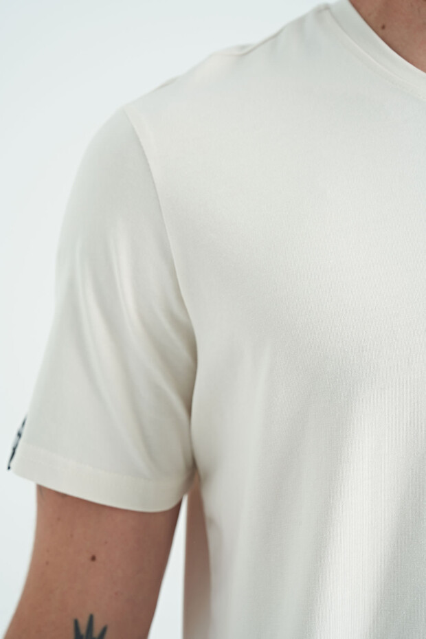 Ekru Erkek Basic Kısa Kol Standart Kalıp O Yaka T-shirt - 87911